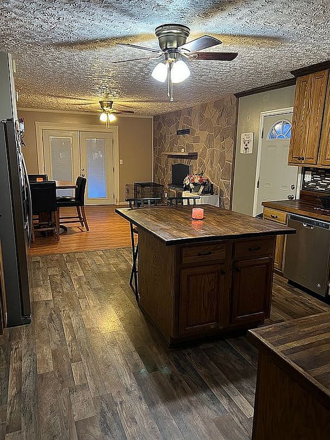 Photo of 165 Coconut Rd, Bluefield, WV