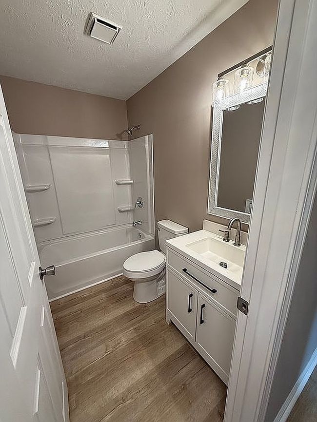 Photo of 204 Bluebird Ct, Lawrenceburg, KY