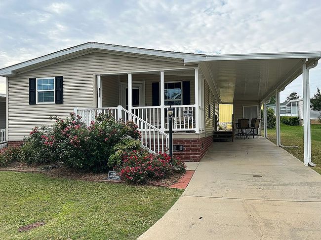 Image of 4631 Lake Front Dr