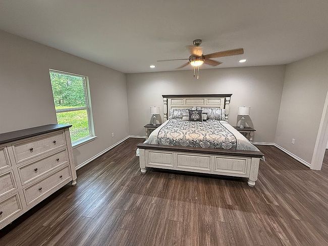Image of 10516 Peck Rd