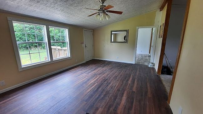 Image of 6640 Stewartsville Rd