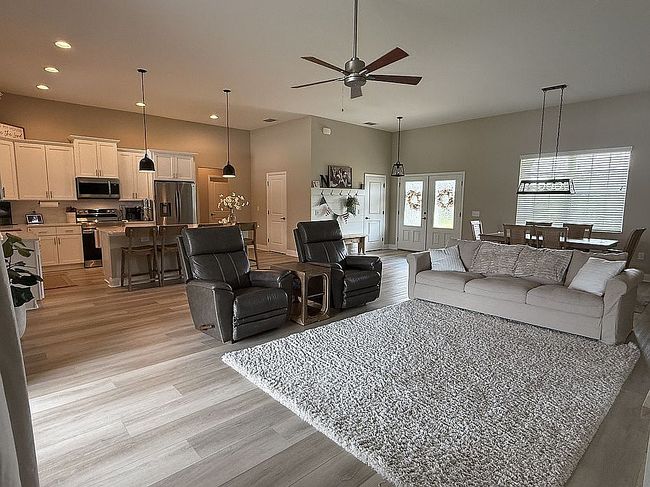 Image of 689 Shanklin Ave