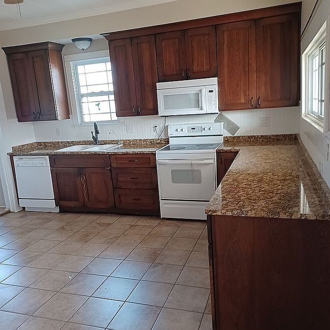 Photo of 410 E Poplar St, Haviland, KS