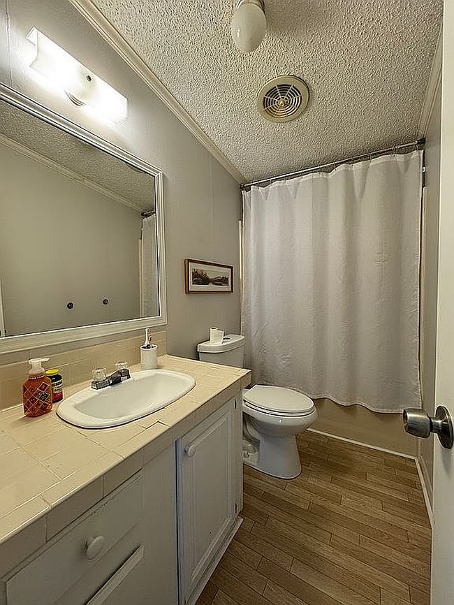 Photo of 115 Gray Court Estates Dr, Gray Court, SC