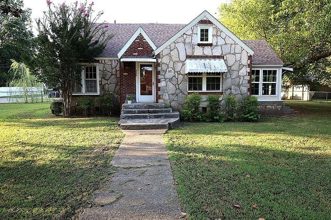 Photo of 325 W Church St, Salem, AR