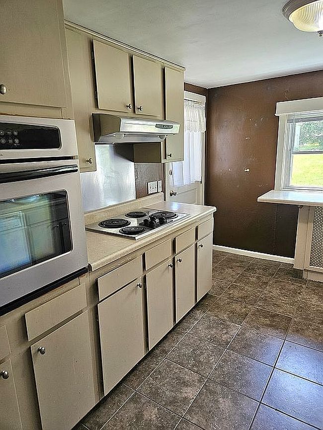 Preview of property located at 6 Elm St