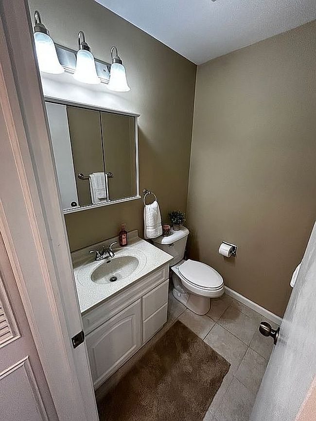 Photo of 202 Provincial Ct Unit 94, Saginaw, MI