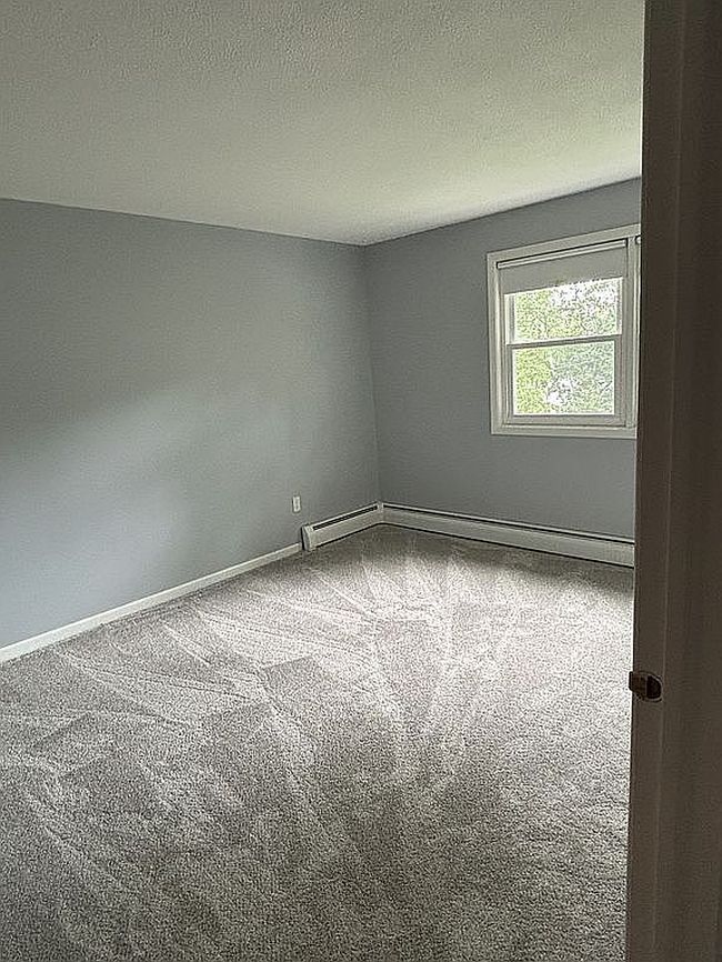 Photo of 4 Morgan Mnr Apt 4, Lenox, MA