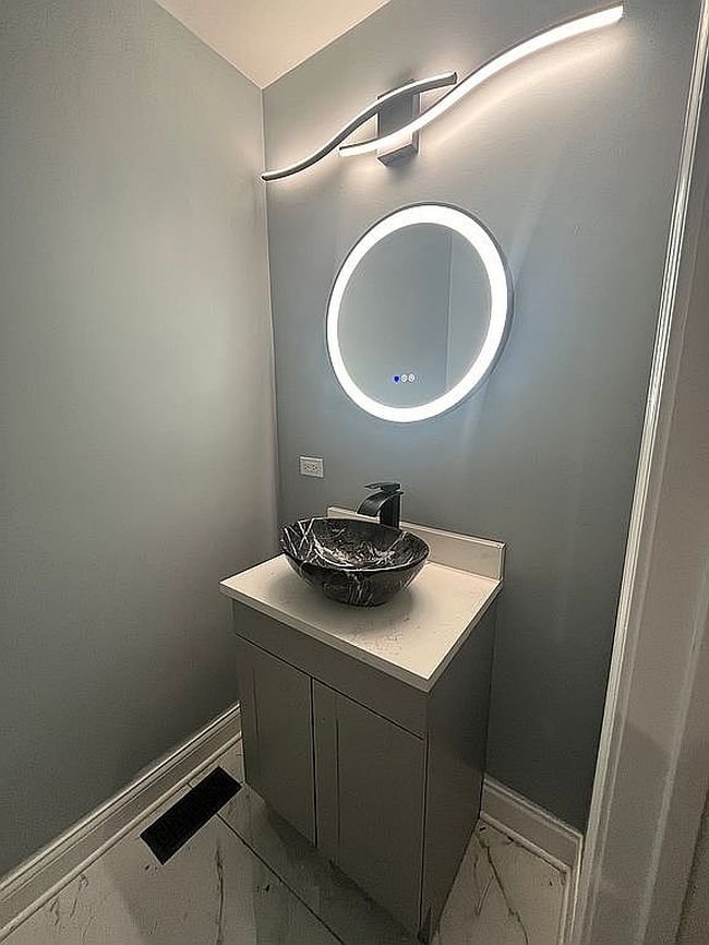 Additional photo 2 of property located at 4629 S Langley Ave