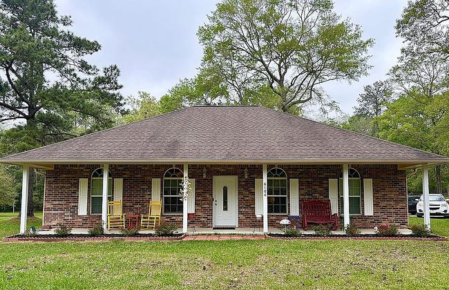 Image of 6104 Oakwood Dr