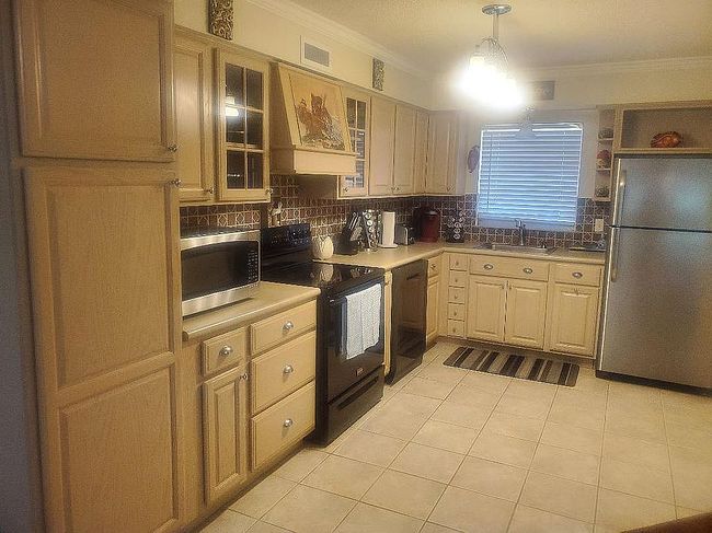 Additional photo 1 of property located at 8824 Oak St