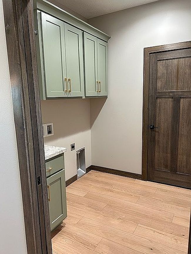 Image of 431 E Center Ave