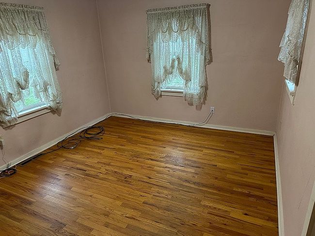 Image of 1230 N Bonfoy Ave