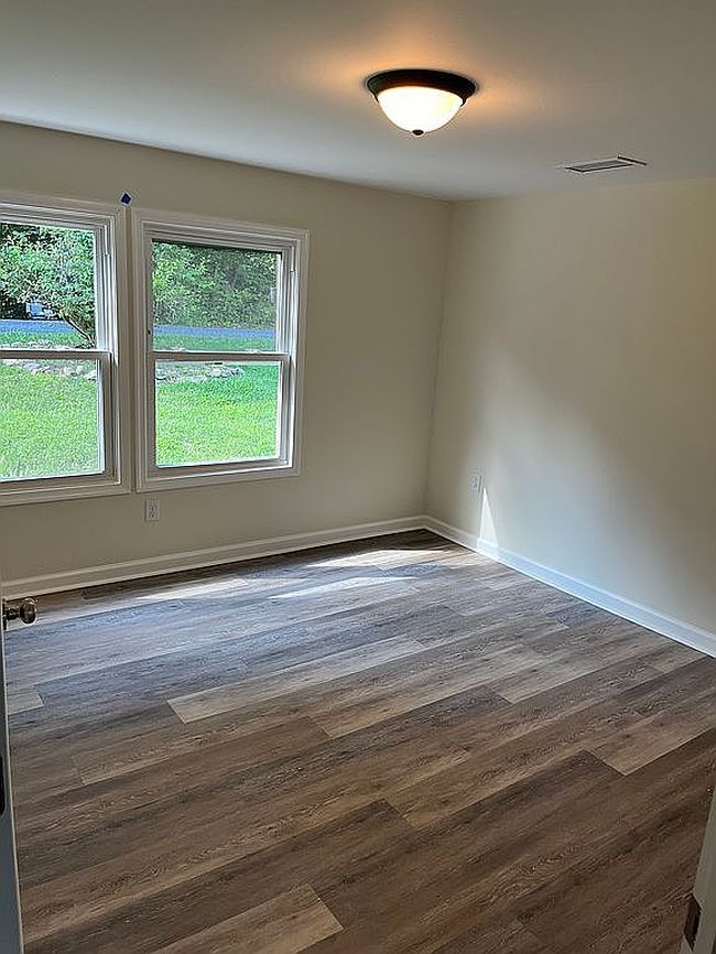 Image of 245 Woodward Ln