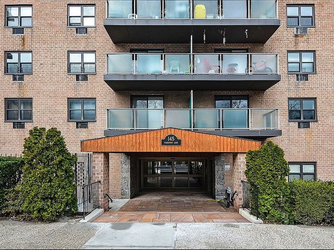 Photo of 145 Valentine Ln Apt 7H, Yonkers, NY