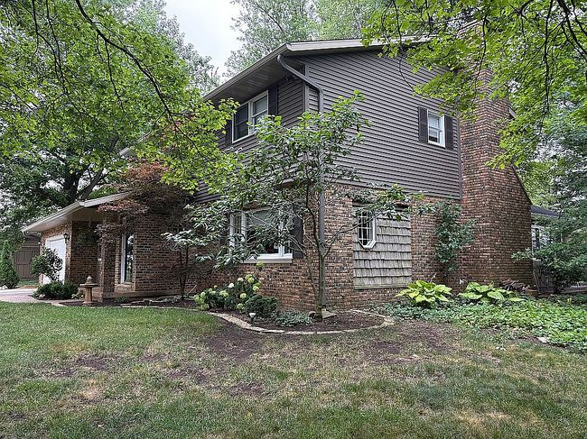 Photo of 1295 County Road 1600 E, Roanoke, IL
