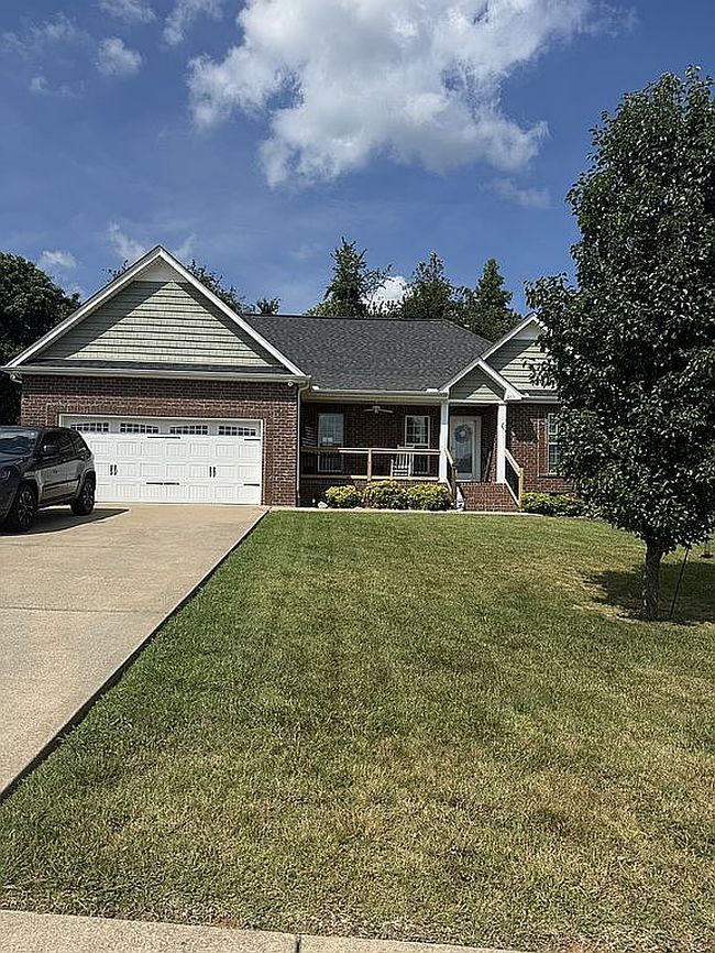 Photo of 250 Preakness Cir, Pleasant View, TN