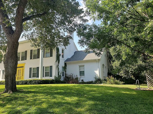 Image of 3525 Carondolet Blvd