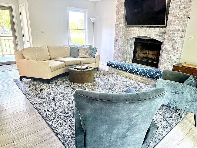 Additional photo 2 of property located at 755 Viewpoint Dr