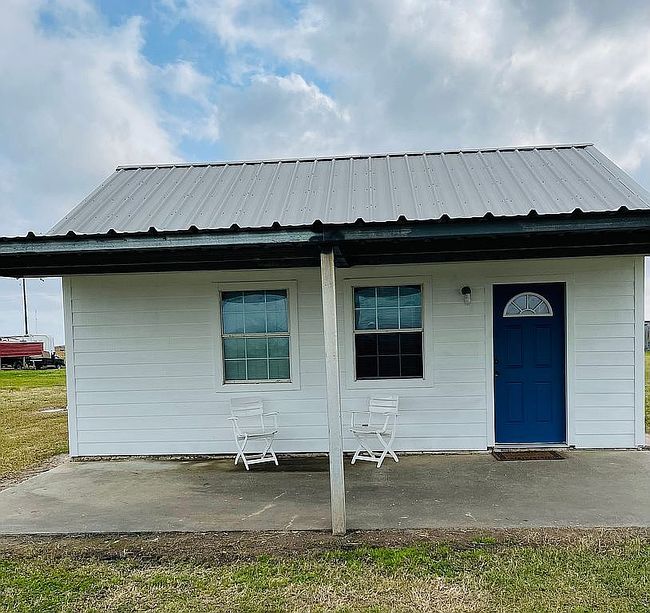 Photo of 365 Edgewater Ave, Port Lavaca, TX