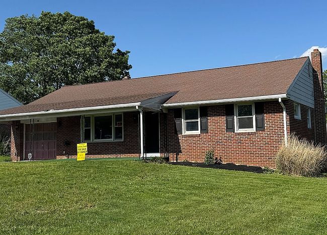 Photo of 39 Highland Dr, Lancaster, PA