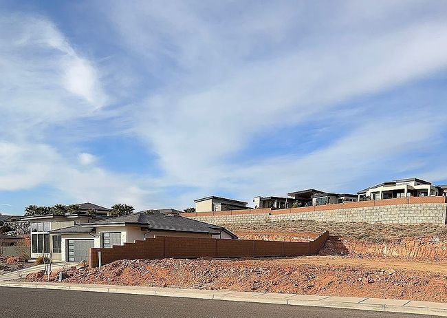 Image of 31 N Silver Feather Cir