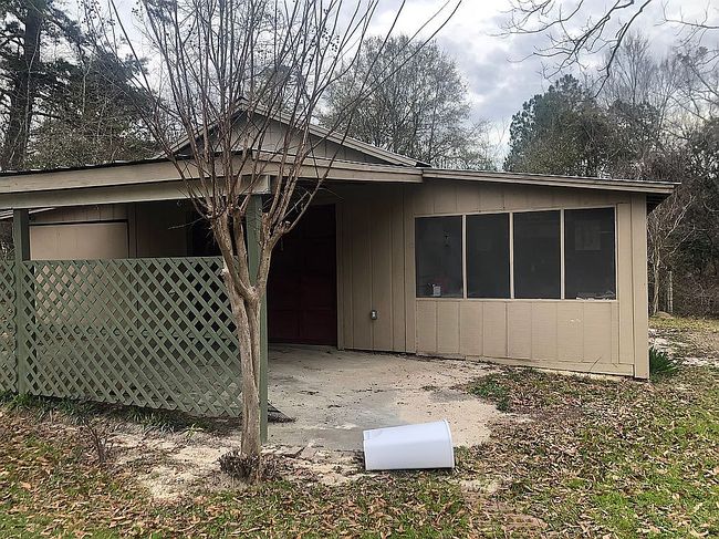 Image of 114 Riverside Dr