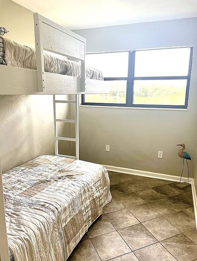 Preview of property located at 36 Sea Breeze Dr Apt 6