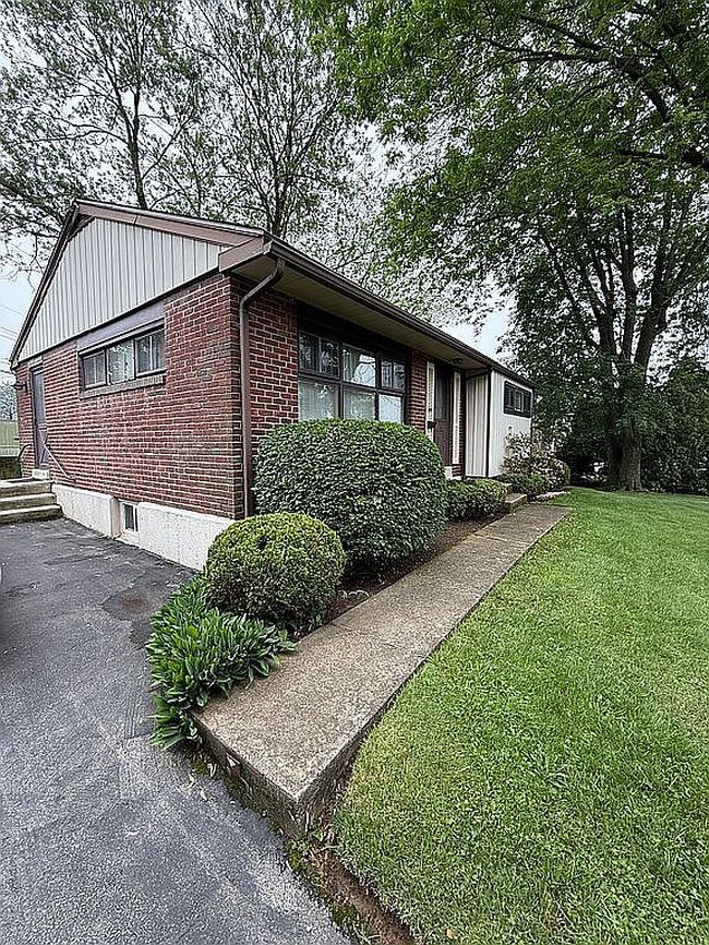 Image of 2211 Springhouse Ln