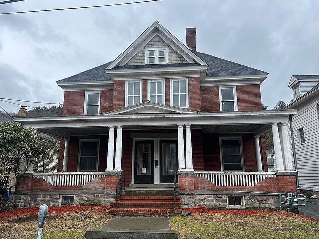 412 Church St, Hawley, PA