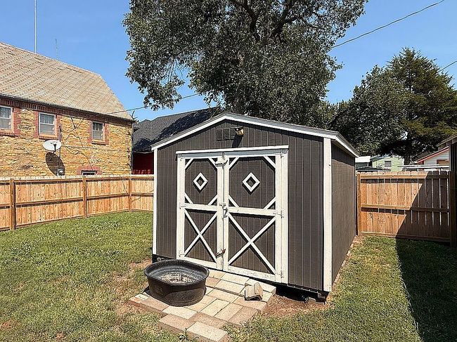 Photo of 213 N 4th St, Lincoln, KS