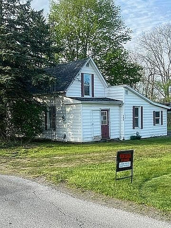 Image of 386 S Napoleon Rd
