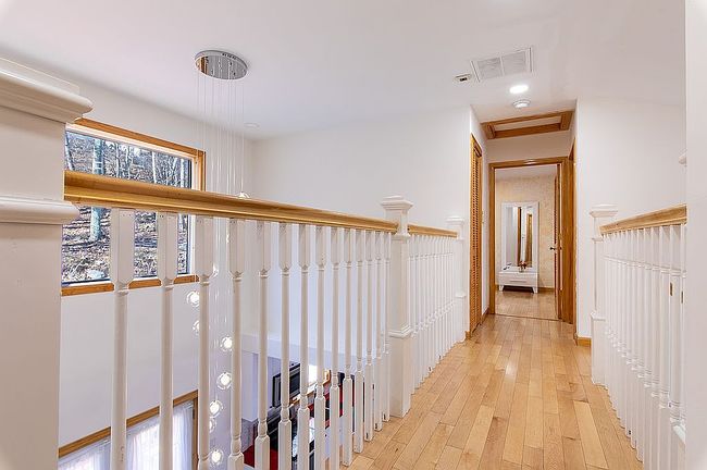 Photo of 27 Brunswick Dr, Mount Pocono, PA