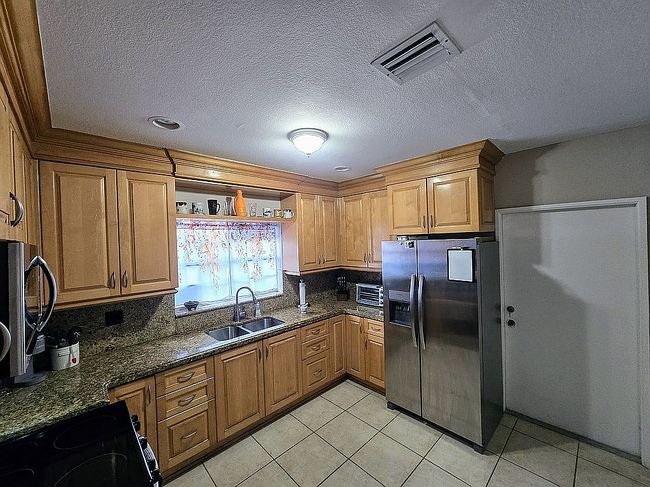 Image of 2351 Nw 29th St