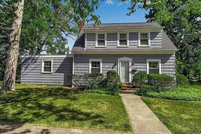 Photo of 325 Mill St, Williamsville, NY