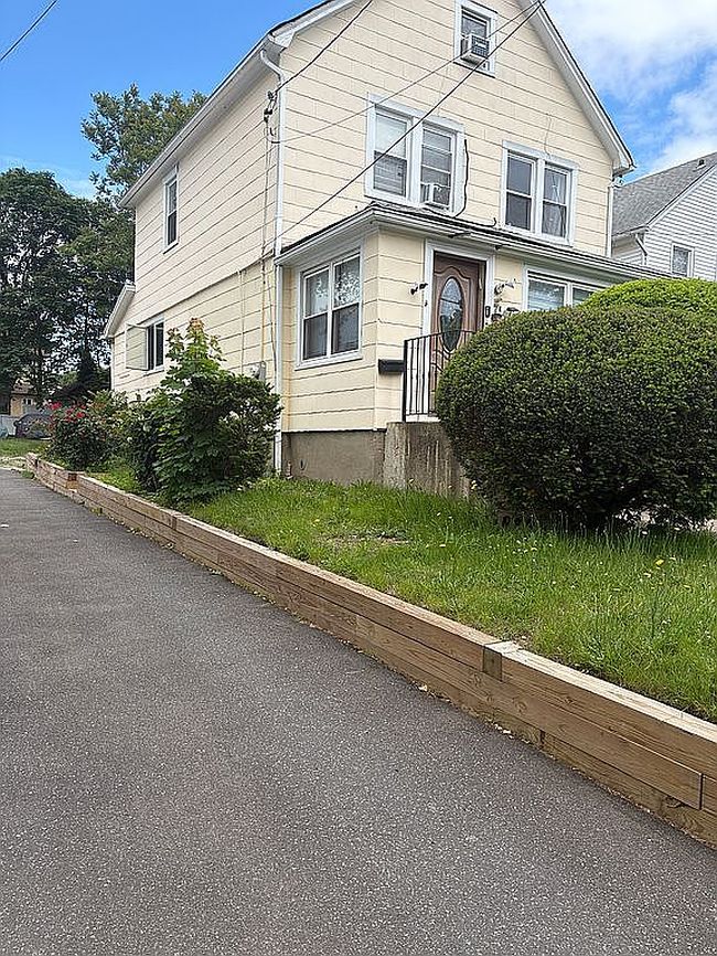 Photo of 7A Franklin Rd, Great Neck, NY