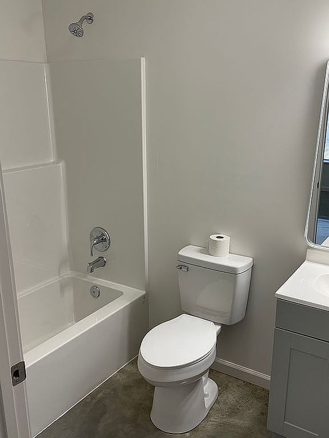 Image of 107 N Loop St