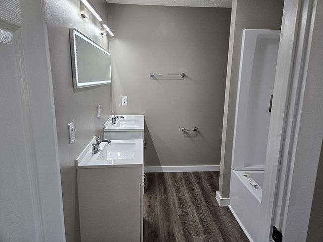 Image of 1430 Middleton Loop