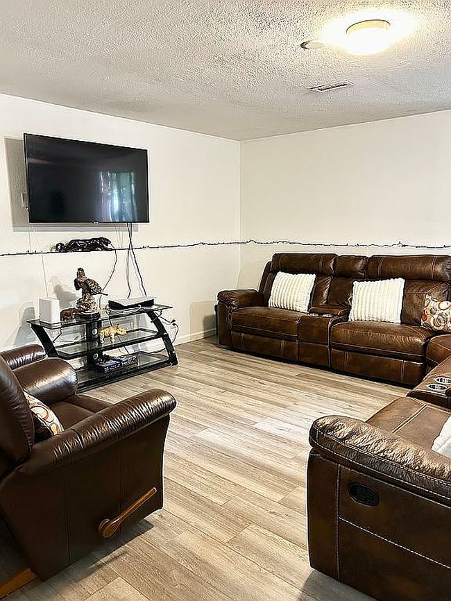 Photo of 10114 W Carr St, Wichita, KS