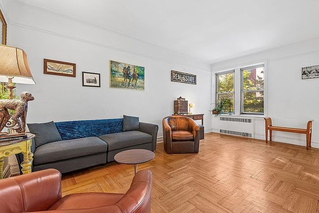 Preview of property located at 1560 E 18th St Apt 2B