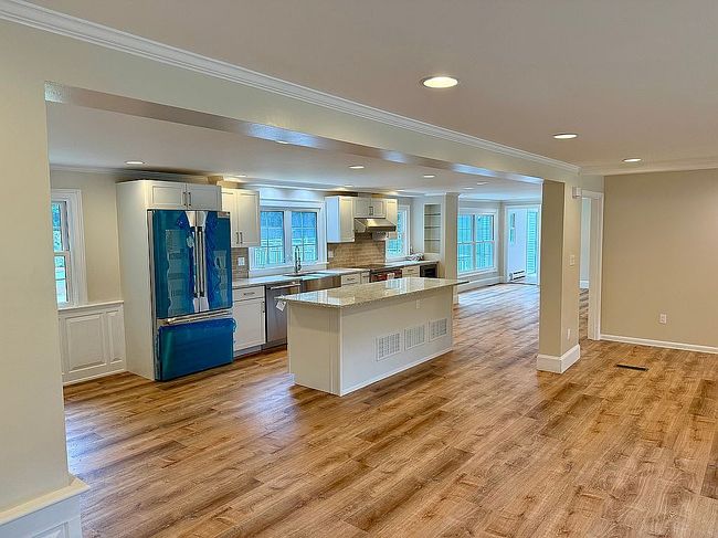 Photo of 2 Regina Rd, Portsmouth, NH