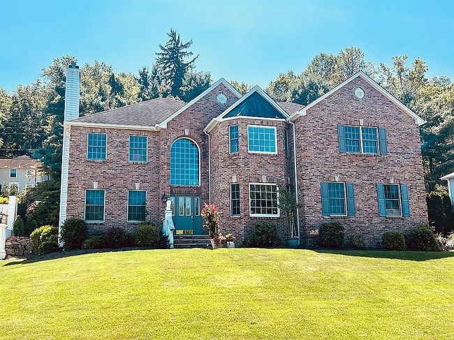 Photo of 10 Pilgrim Ct