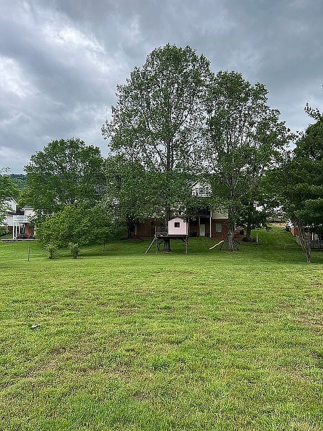 Image of 811 Creek Dr