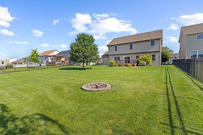 Photo of 1412 Aspen Dr, Washington, IL