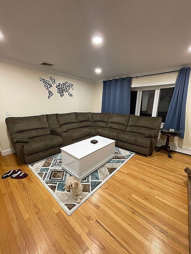 Image of 100 Upland Dr