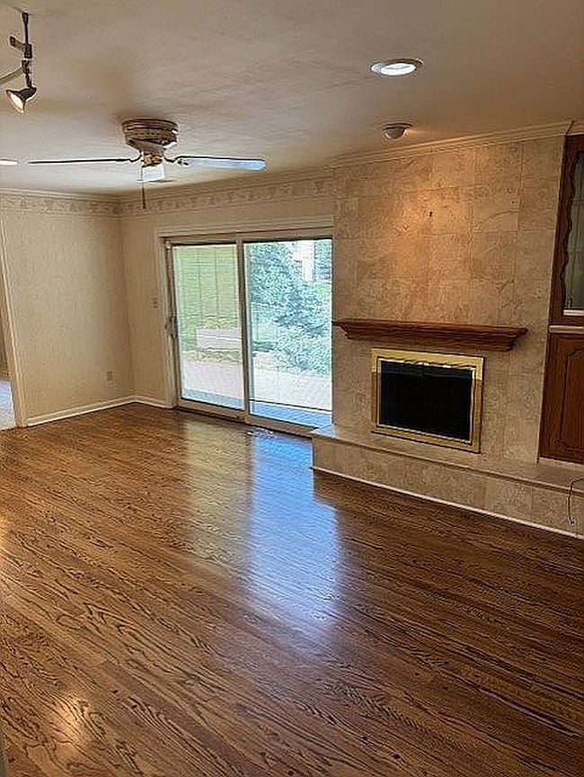 Image of 7921 Roe Ave