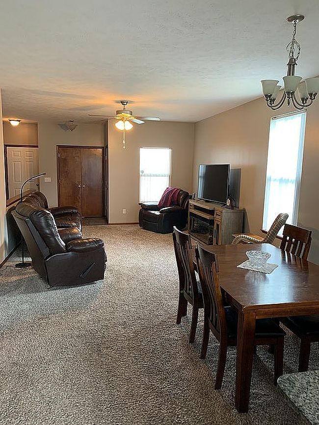 Image of 2881 N 87th St