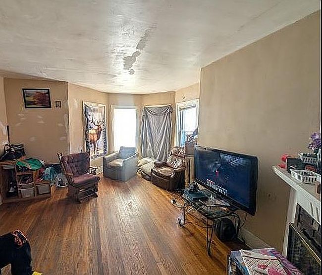 Image of 9407 Detroit Ave Apt 2