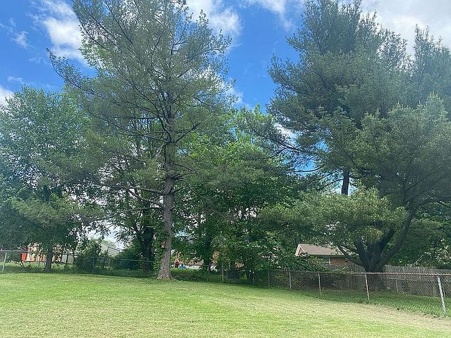 Additional photo 3 of property located at 88 W Airview Dr