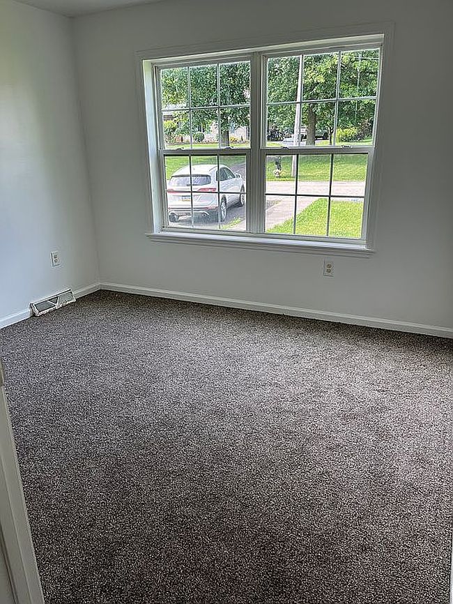 Photo of 12900 Veronica Ln, North Huntingdon, PA